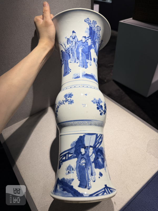清康熙 青花高士图花觚一对 - 图3